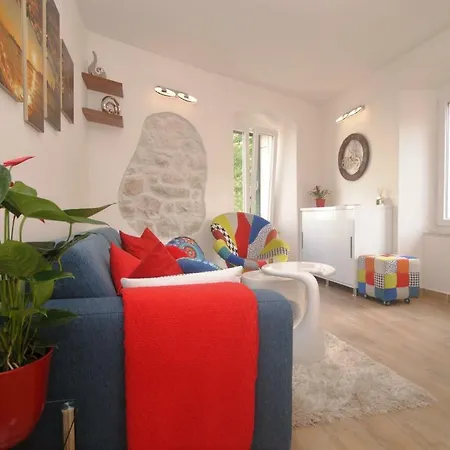 Kogo Apartment *
