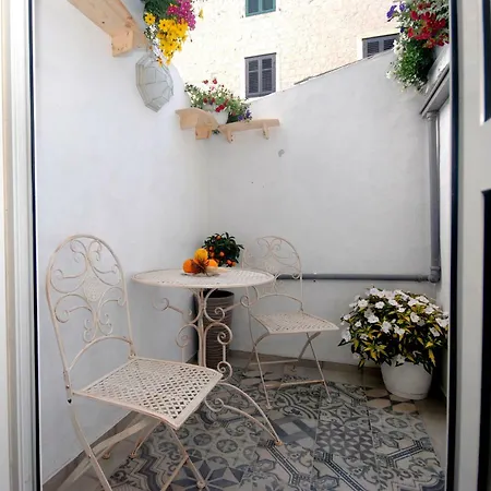 Kogo Apartment *
